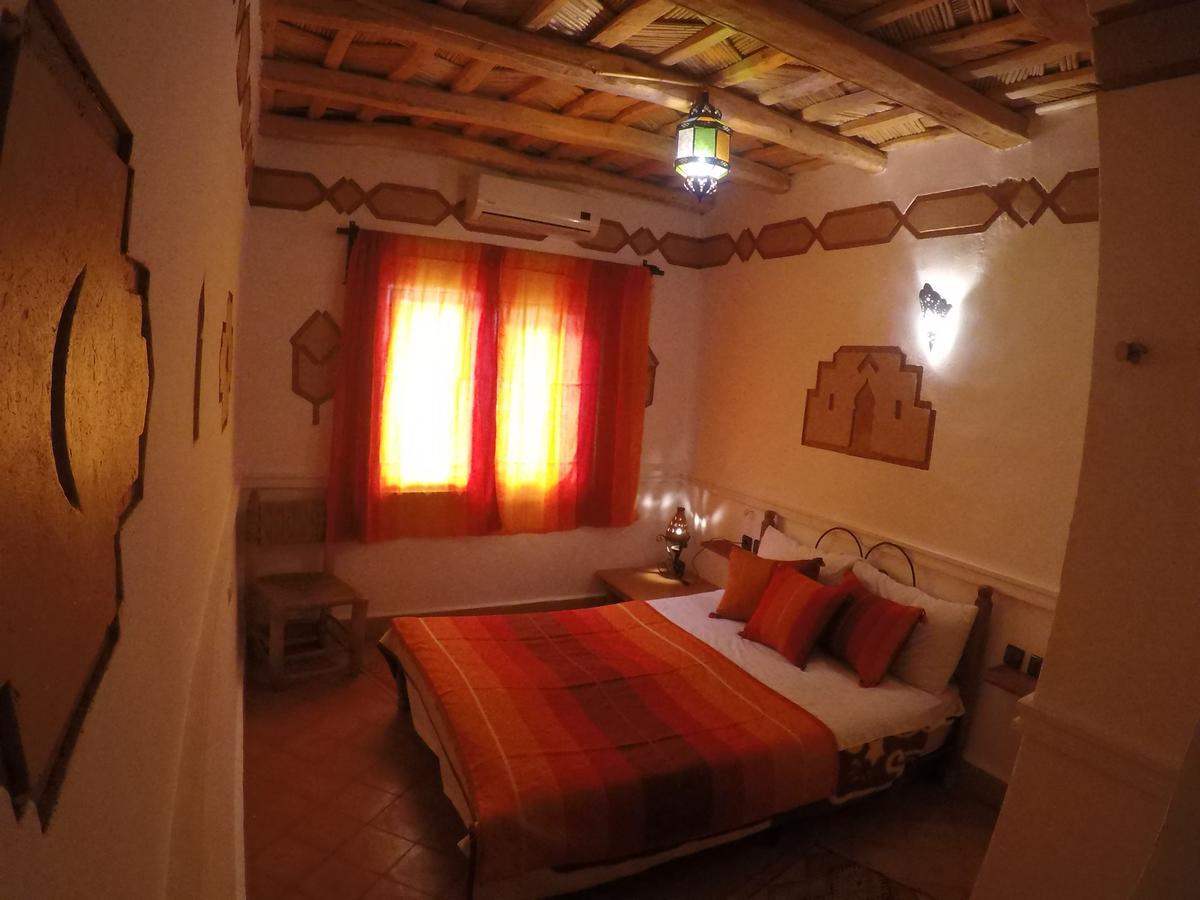 Auberge Des Peupliers Cafe Restaurant Akhendachou n'Aït Ouffi エクステリア 写真