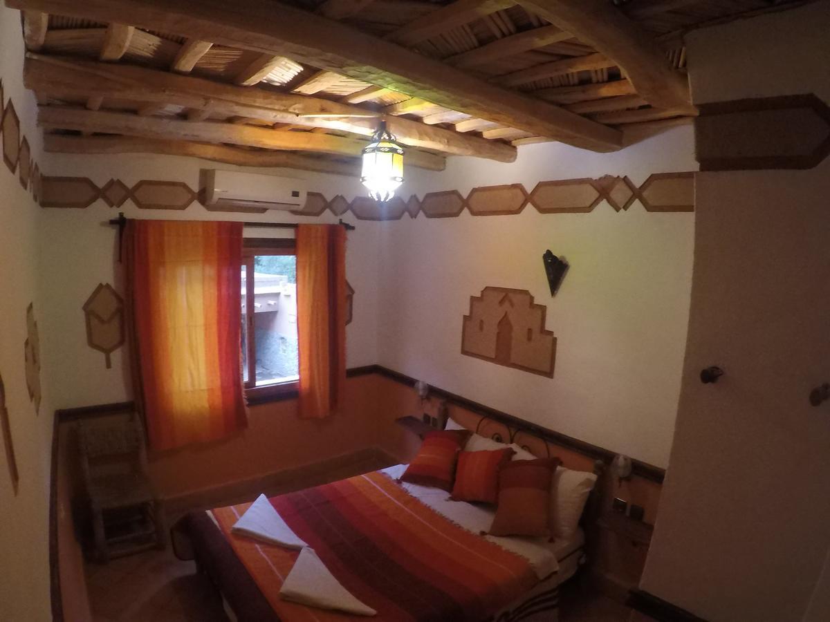 Auberge Des Peupliers Cafe Restaurant Akhendachou n'Aït Ouffi エクステリア 写真